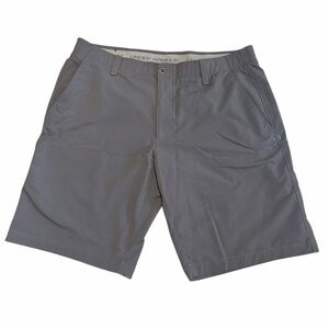 Under Armour HeatGear Gray Loose Athletic Golf Shorts - Size 40
